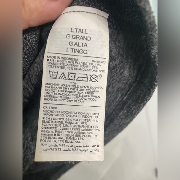 Old Navy Gray Sleeveless Cozecore Mock-Neck Cropped Top/Size:Large Tall - Picture 4 of 4